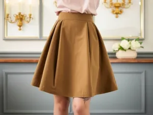 Jaka spódnica do koronkowej bluzki? Sprawdź najlepsze połączenia!